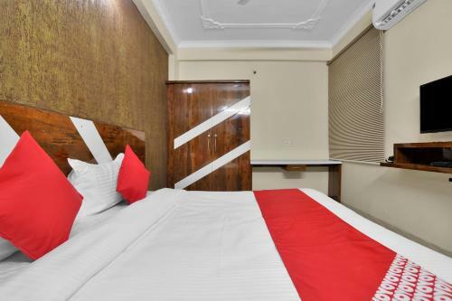 Oyo 82307 Hotel Zodiac