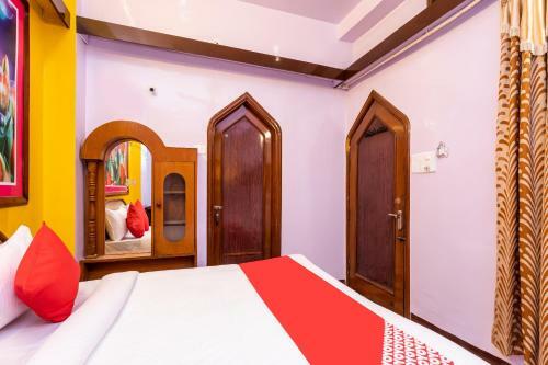 Oyo 26754 Shree Malak Hotel