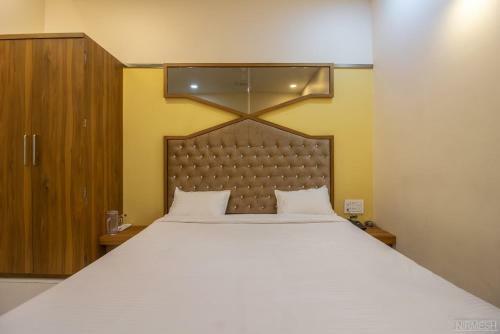 Hotel Giri Shankara