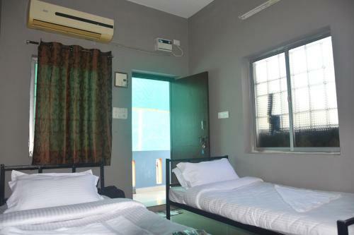 Hostal Al Huda Hotel & Rooms