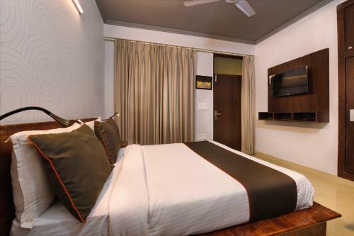 Collection O 46143 Hotel Ratiram Palace