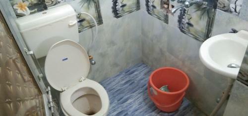 Hostal Bob Cafe And Guest House