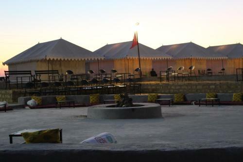 Incredible Desert Camp & Safari