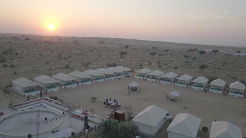 Incredible Desert Camp & Safari