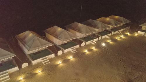 Incredible Desert Camp & Safari