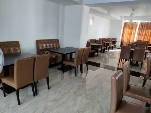 Hotel Pranahita Lake View