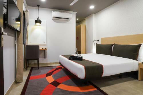 Hotel Collection O 42514 Banjara Hills