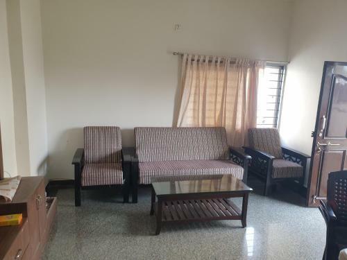 Hostal Oak Suites Guest House