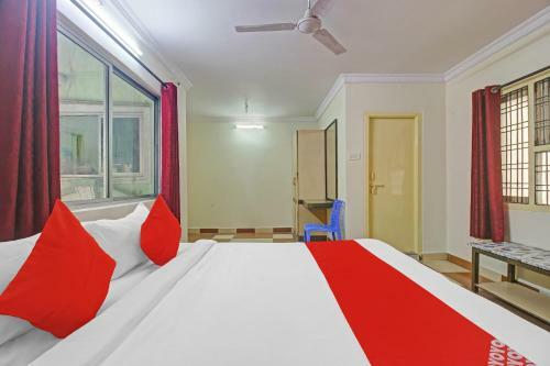 Oyo 84786 Hotel Silver Moon