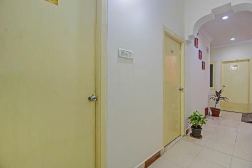 Oyo 84786 Hotel Silver Moon