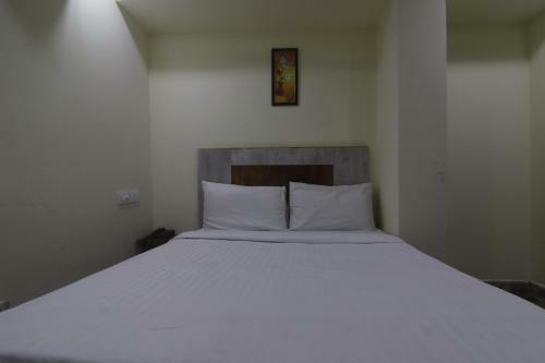 Hotel Capital O 85402 Sri Sai Regency