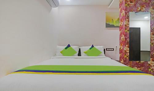 Hotel Treebo Trend J A Royal Suites