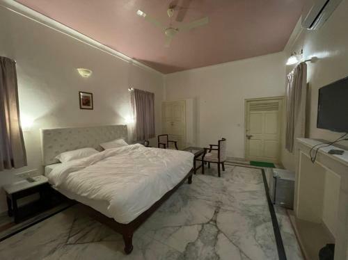 Hotel Jai Niwas Palace