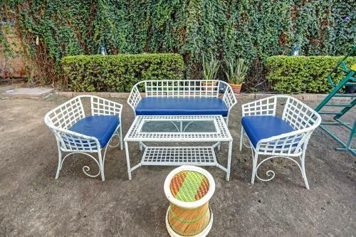 Townhouse Oak Hotel Ardency Blue