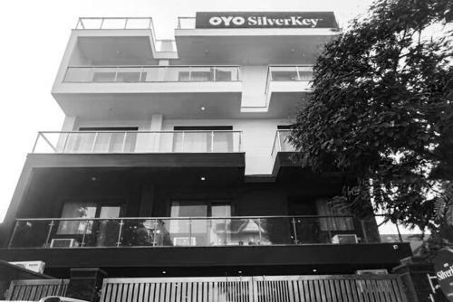 Hotel Silverkey Executive Stays 39550 Dakshin Marg Phase 2