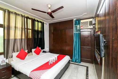 Oyo 10583 Hotel Amigo