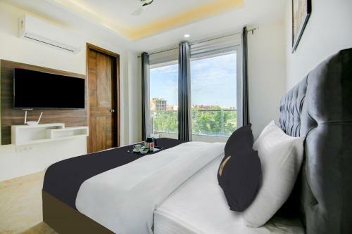 Hotel Collection O 82882 Reebah Suites