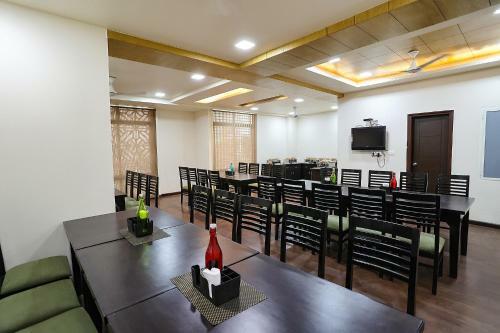 Fabhotel Royal Gm Plaza