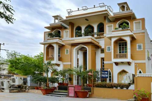 Hotel Dev Villas