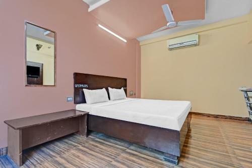 Oyo 85978 Hotel Bharat Palace