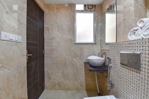 Fabhotel Pink City