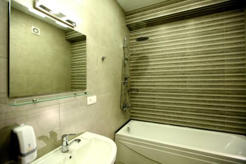 Apartamento Irakli's Rooms