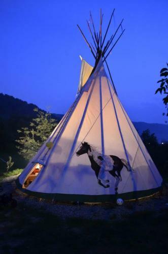 Lodge Agroturystyka Nad Jeziorem-osada India?ska