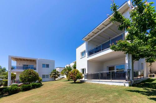 Villa Captivating House With Shared Pool And Central Location In Gumusluk, Bodrum