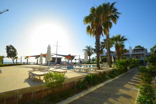 Sea And You Beachfront Apartments