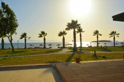 Sea And You Beachfront Apartments