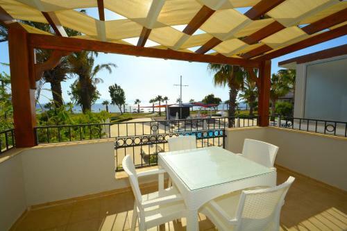 Sea And You Beachfront Apartments