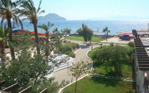 Sea And You Beachfront Apartments