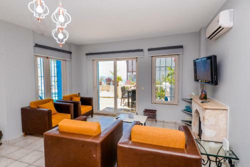 Amazing 8 People Sea View Villa Centre Location