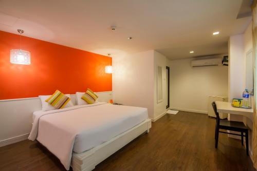 Hotel First House