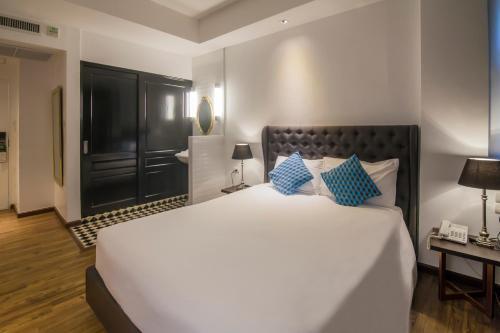 Hotel First House