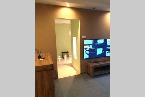 Silent Apartment No Parties Allowed