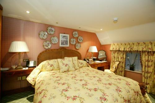 Summer Lodge Hotel