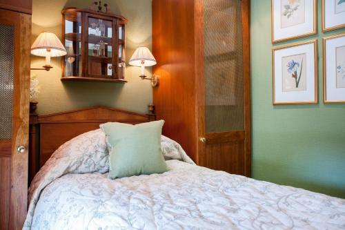 Summer Lodge Hotel
