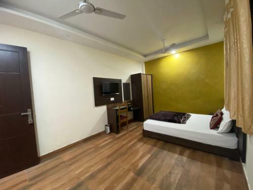 Albergue Hotel Savitrilok