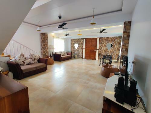 Villa Jenjon Karjat Resort - Casa Rosa