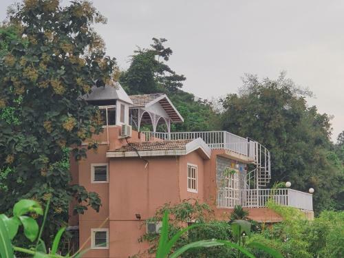 Villa Jenjon Karjat Resort - Casa Rosa