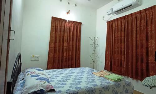 Kuttickattil Gardens With Kitchen