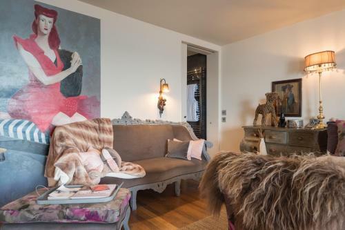 Beach Apartment Pop Up Living