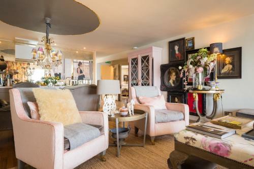 Beach Apartment Pop Up Living