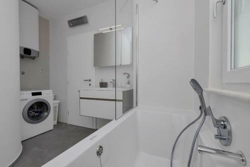 Villa Violet Salt Water Pool & Free Beach Parking