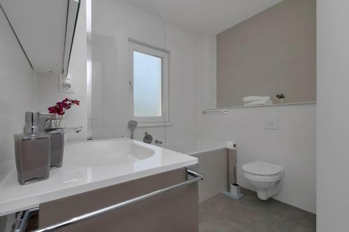 Villa Violet Salt Water Pool & Free Beach Parking