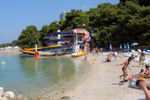 Apartments With A Parking Space Makarska - 17072