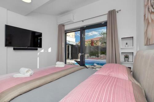 Lulani Pool Apartment