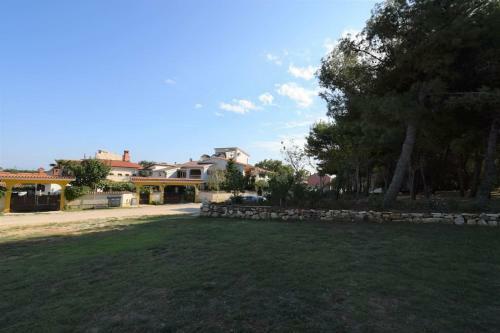 Apartment Uvo 1 With Shared Pool
