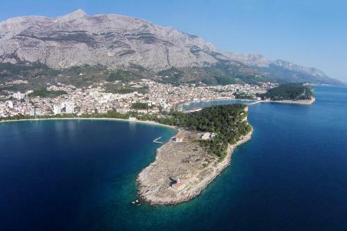 Apartments With A Parking Space Makarska - 17224
